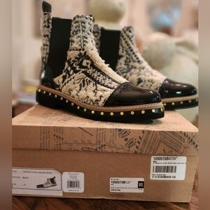 Free People Size 37 Textile Atlas Chelsea Boot Beige/Blk New Never Worn Gold Acc